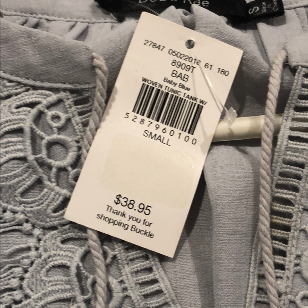 Detailed tank top - Picture 3 of 3